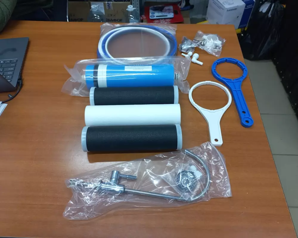 Фильтр для воды с насосом Барьер Осмо 600 без бака