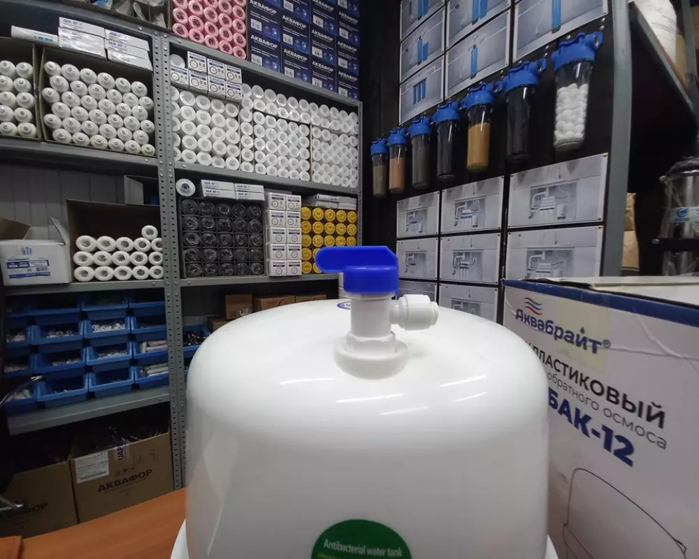 Накопительный бак для осмосов пластиковый