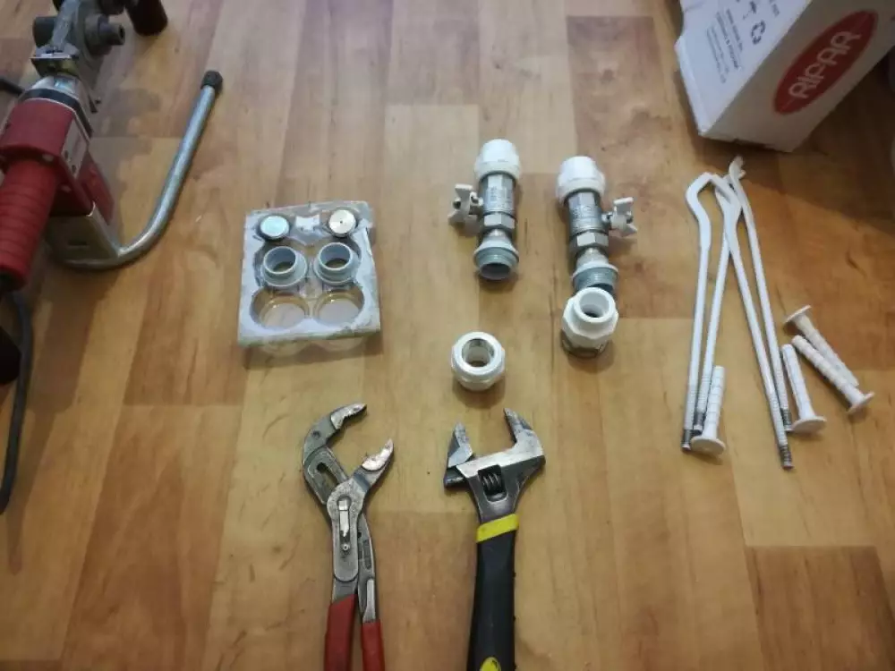 Замена чугунного радиатора отопления