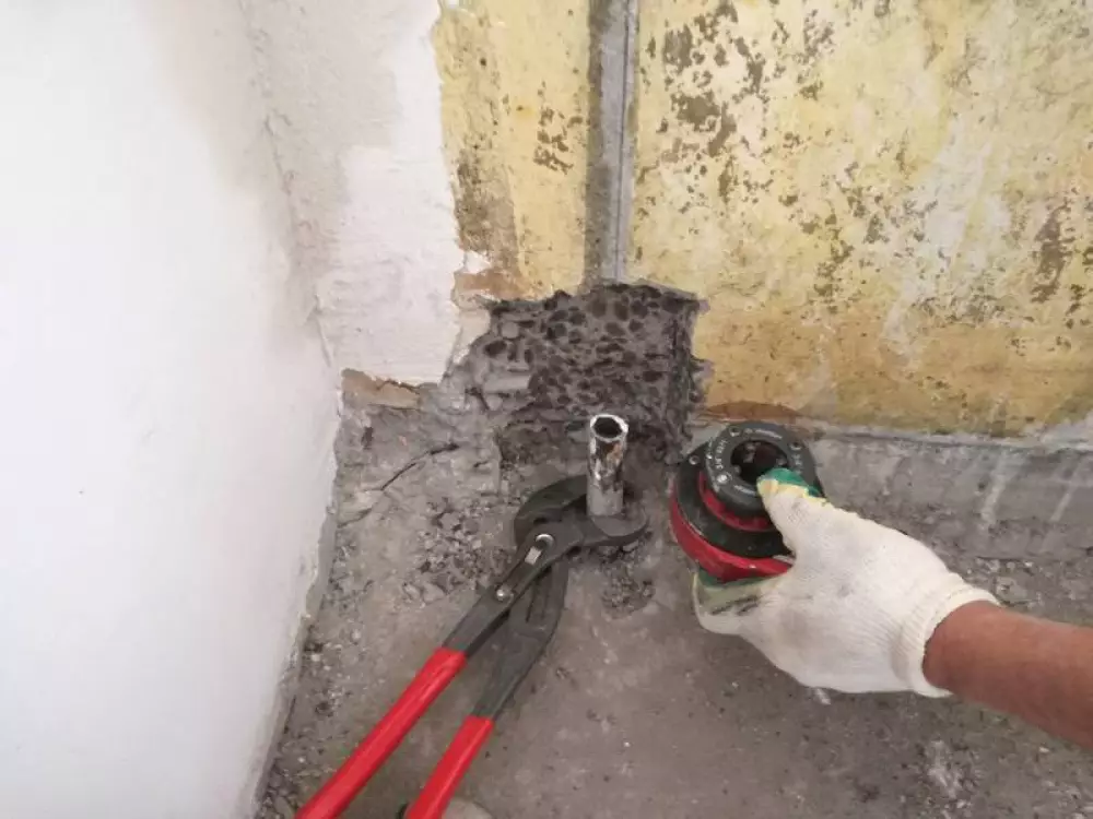 Замена радиаторов и подводящих труб