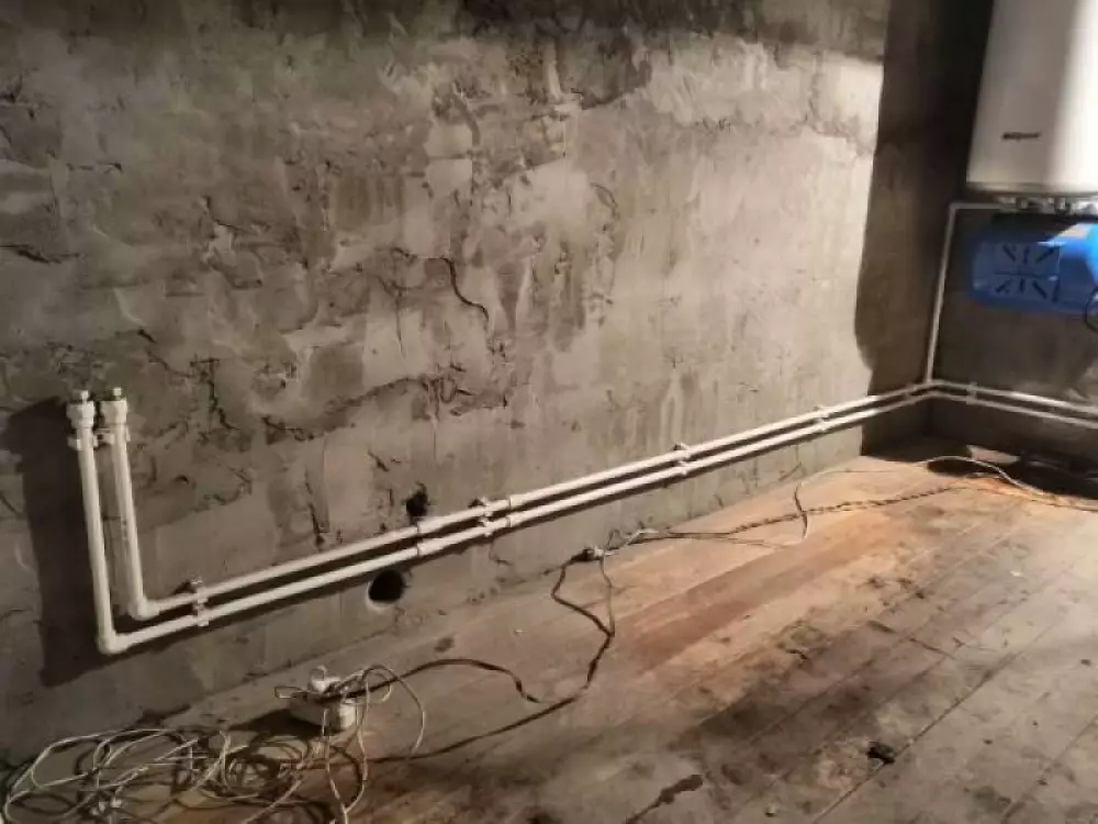 Монтаж летнего водопровода из скважины и разводка водопровода в бане на дачном участке