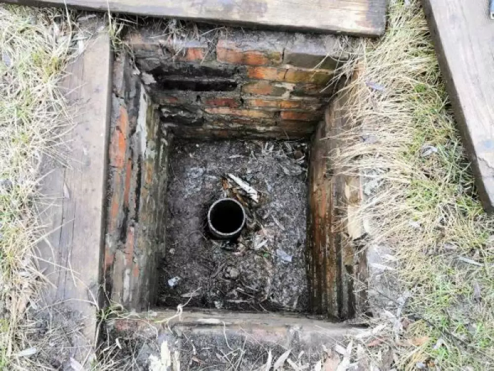 Монтаж летнего водопровода из скважины и разводка водопровода в бане на дачном участке