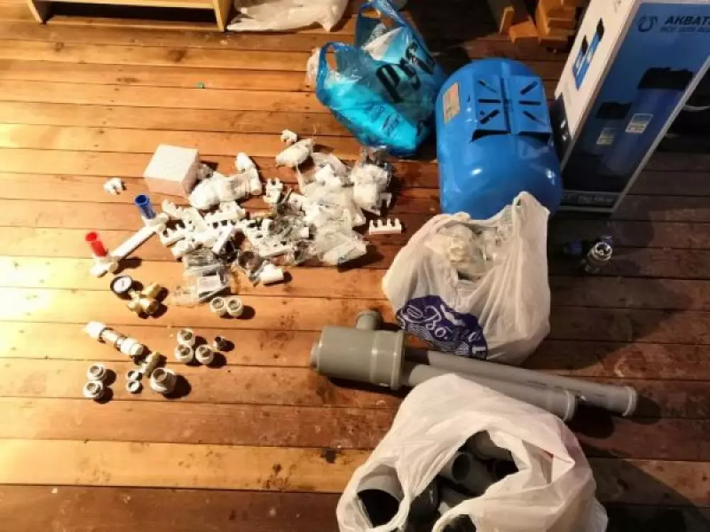 Монтаж летнего водопровода из скважины и разводка водопровода в бане на дачном участке