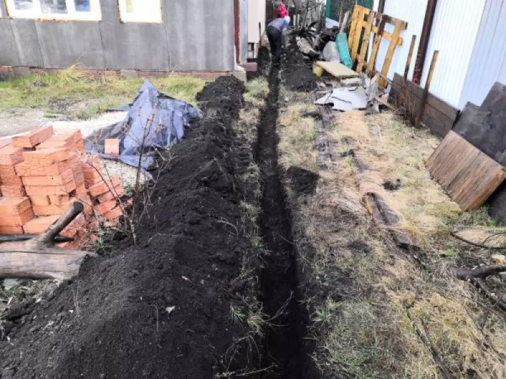 Монтаж летнего водопровода из скважины и разводка водопровода в бане на дачном участке