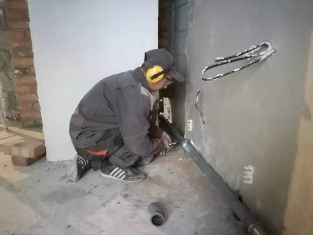 Монтаж водопровода, канализации, полотенцесушителя, установка инсталляций, перенос счетчиков в двух санузлах в новостройке