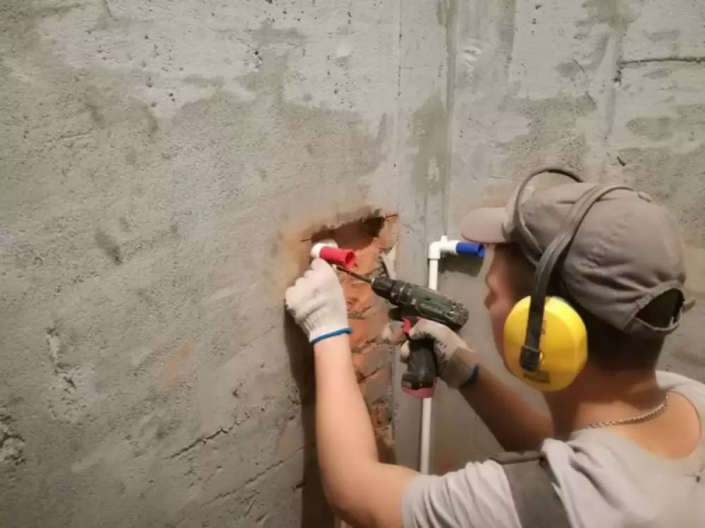 Монтаж водопровода, канализации, полотенцесушителя, установка инсталляций, перенос счетчиков в двух санузлах в новостройке