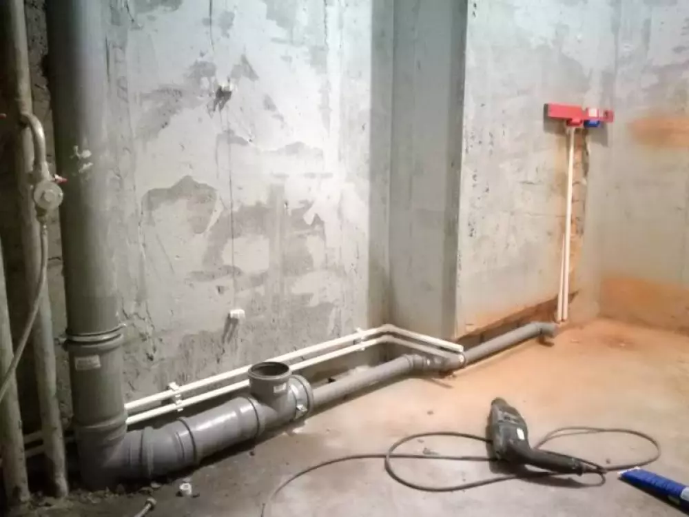 Монтаж водопровода, канализации, полотенцесушителя, установка инсталляций, перенос счетчиков в двух санузлах в новостройке