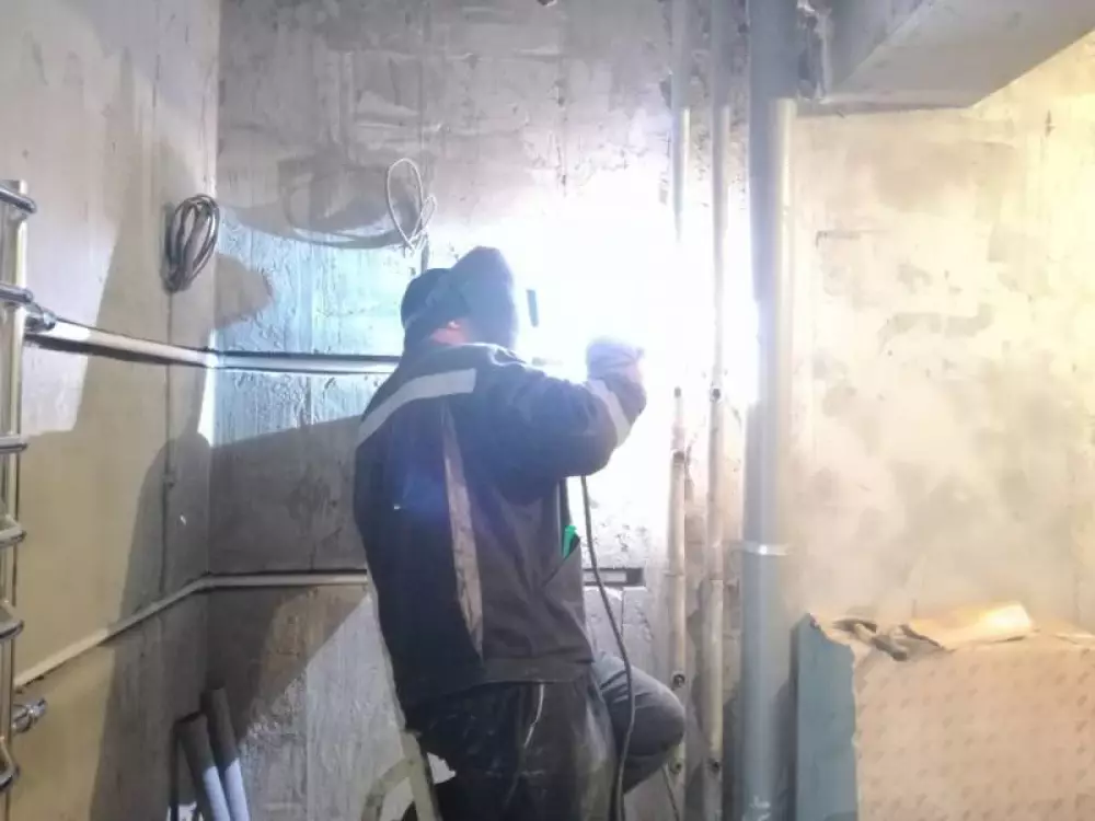 Монтаж водопровода, канализации, полотенцесушителя, установка инсталляций, перенос счетчиков в двух санузлах в новостройке