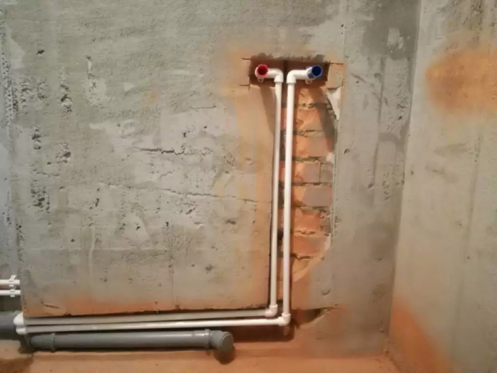 Монтаж водопровода, канализации, полотенцесушителя, установка инсталляций, перенос счетчиков в двух санузлах в новостройке