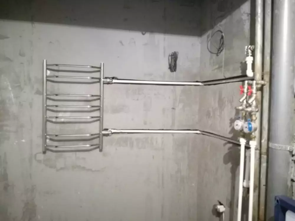 Монтаж водопровода, канализации, полотенцесушителя, установка инсталляций, перенос счетчиков в двух санузлах в новостройке