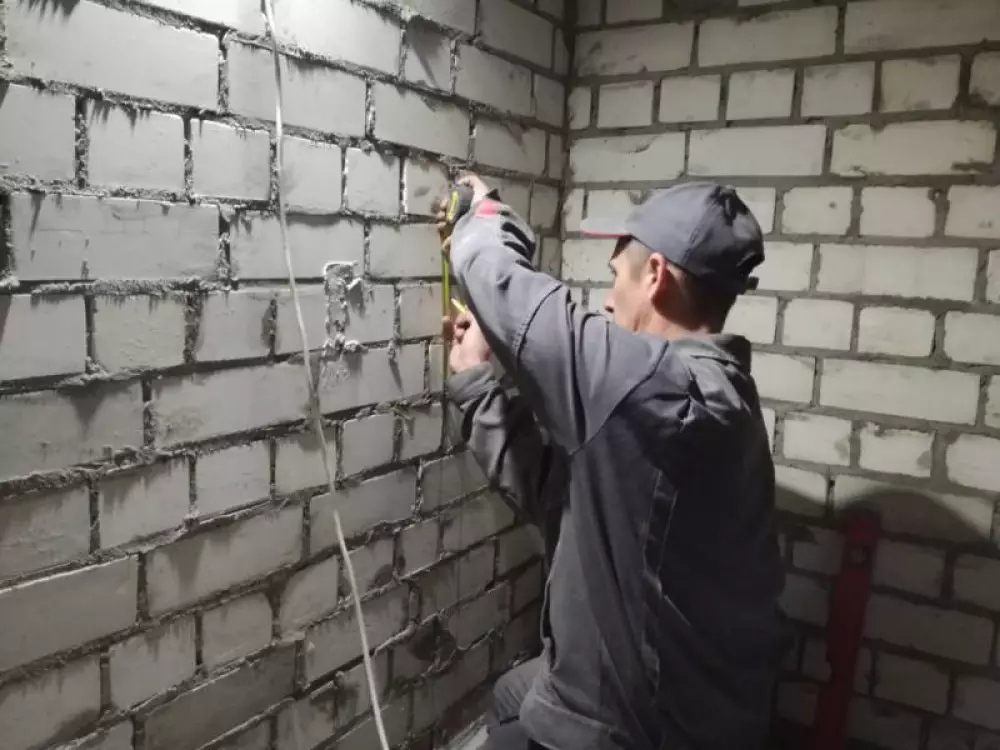 Монтаж водопровода канализации, перенос котла отопления в новостройке