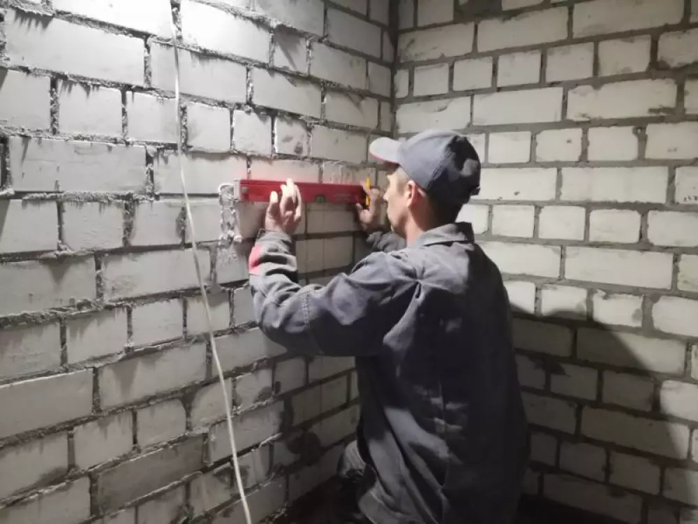 Монтаж водопровода канализации, перенос котла отопления в новостройке