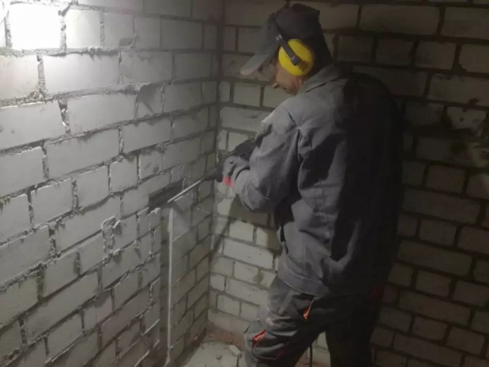 Монтаж водопровода канализации, перенос котла отопления в новостройке