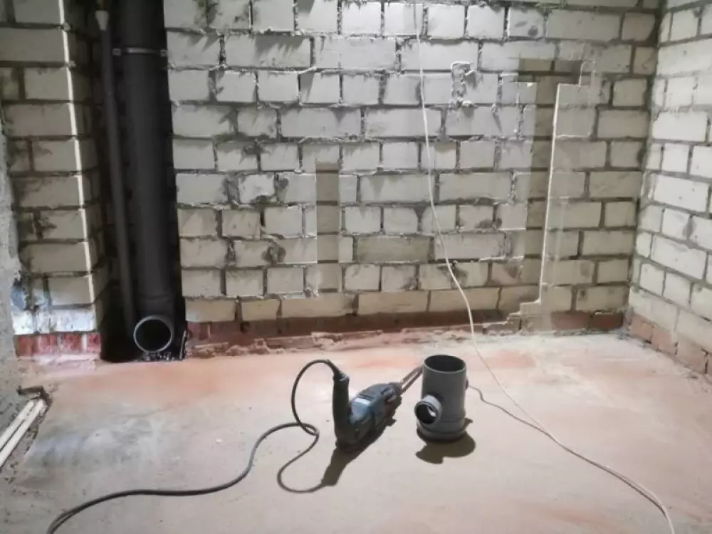 Монтаж водопровода канализации, перенос котла отопления в новостройке