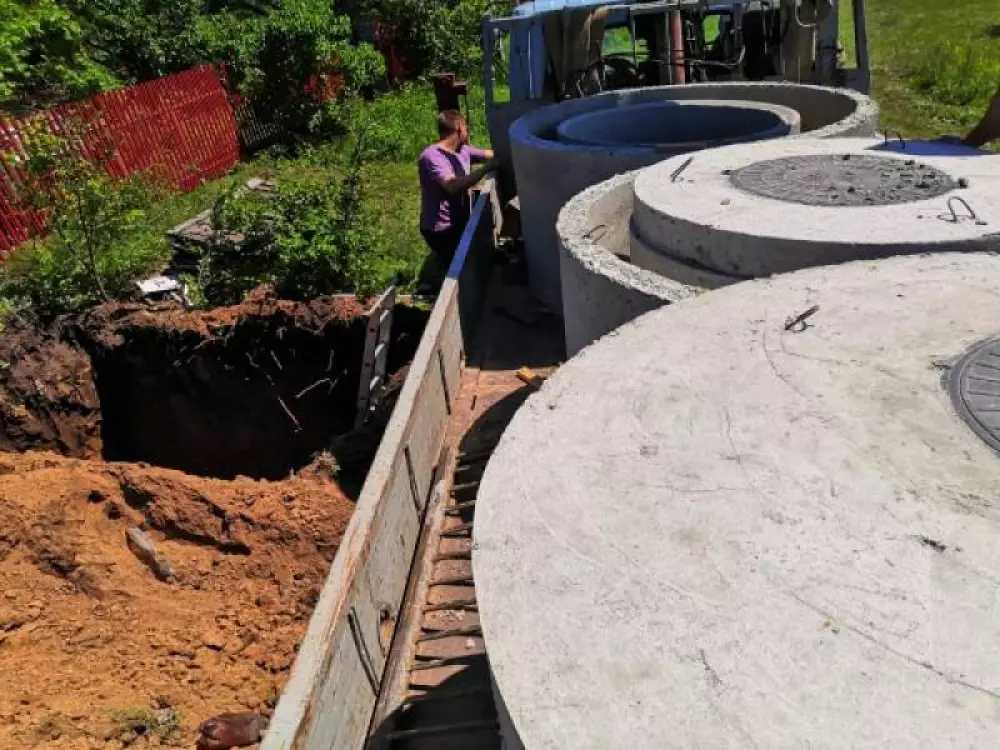 Монтаж летнего водопровода из накопительной емкости монтаж канализации и септика из бетонных колец на дачном участке