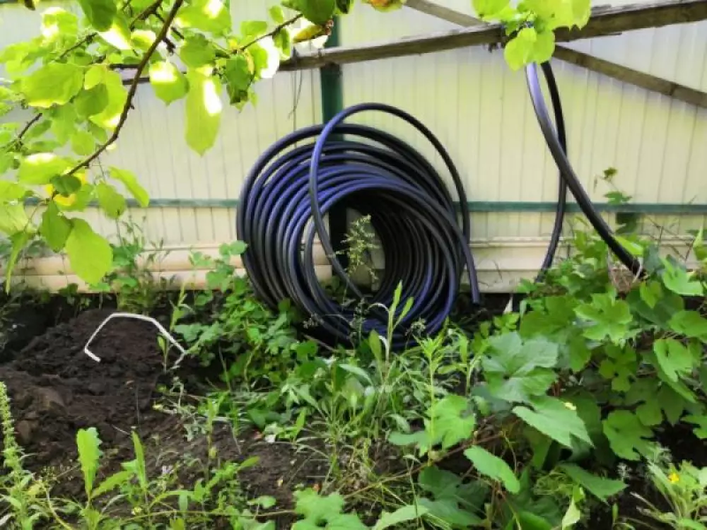 Монтаж летнего водопровода из накопительной емкости монтаж канализации и септика из бетонных колец на дачном участке