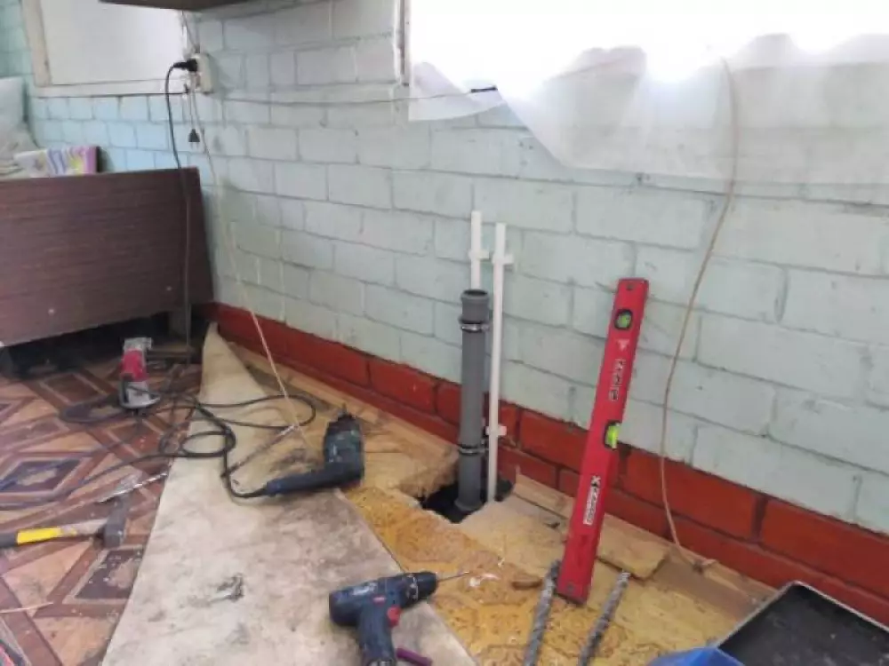 Монтаж летнего водопровода из накопительной емкости монтаж канализации и септика из бетонных колец на дачном участке