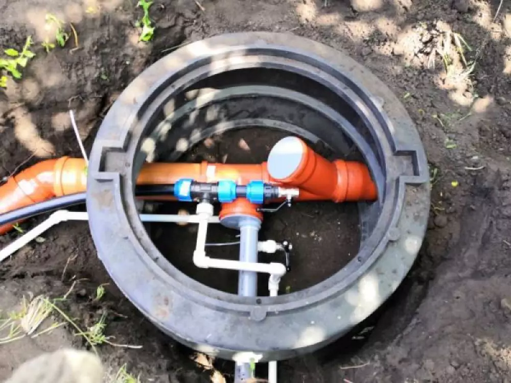 Монтаж летнего водопровода из накопительной емкости монтаж канализации и септика из бетонных колец на дачном участке