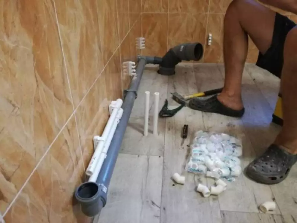 Монтаж водопровода, канализации, установка сантехники в частном доме