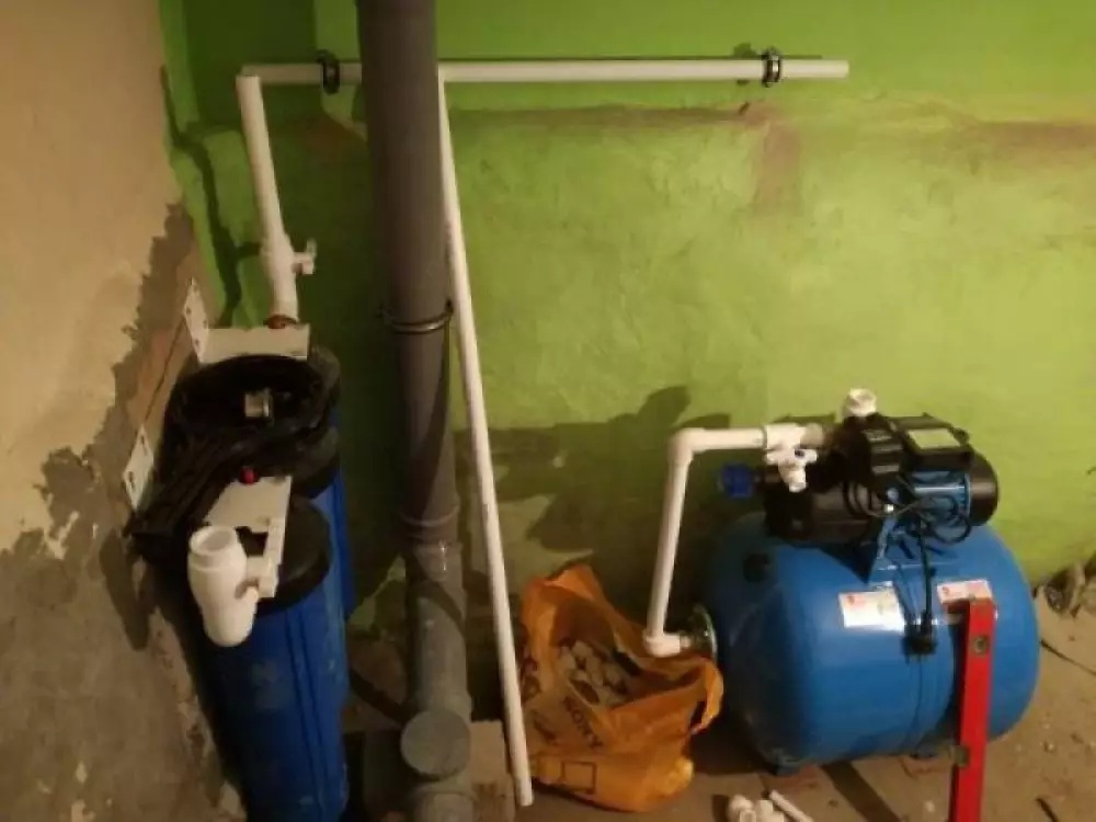 Монтаж водопровода, канализации, установка сантехники в частном доме