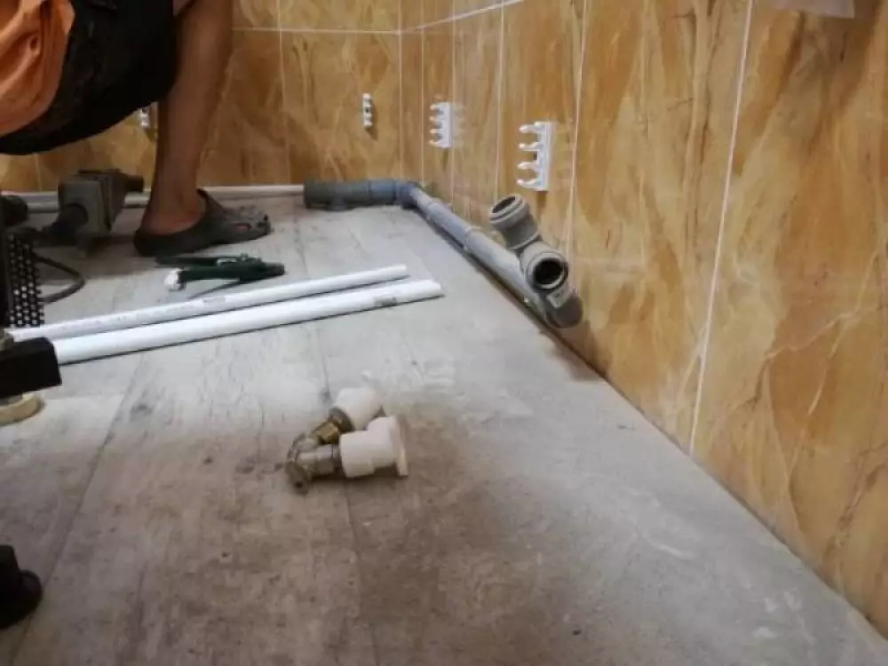 Монтаж водопровода, канализации, установка сантехники в частном доме