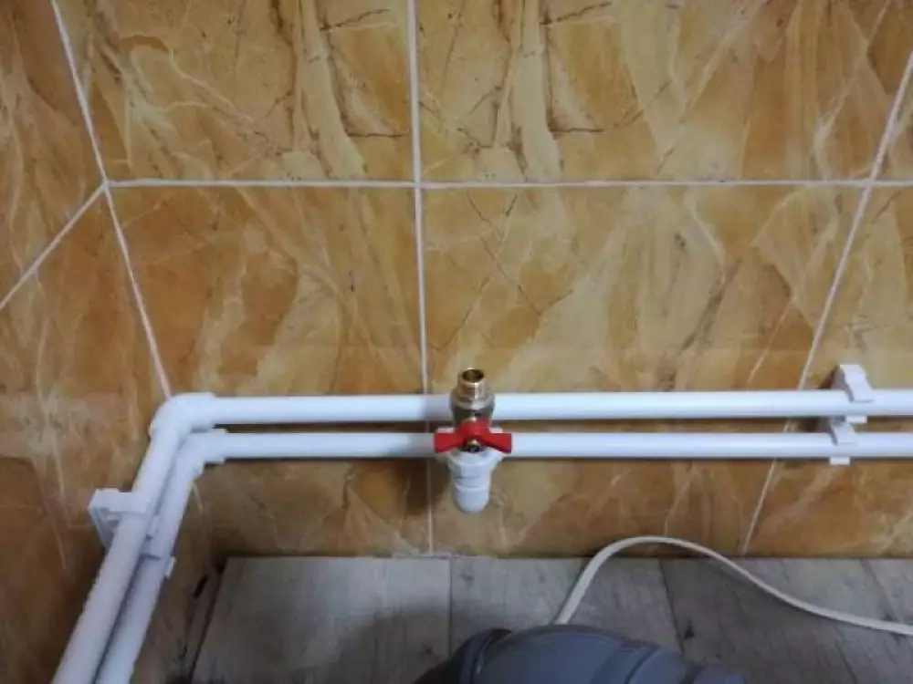 Монтаж водопровода, канализации, установка сантехники в частном доме