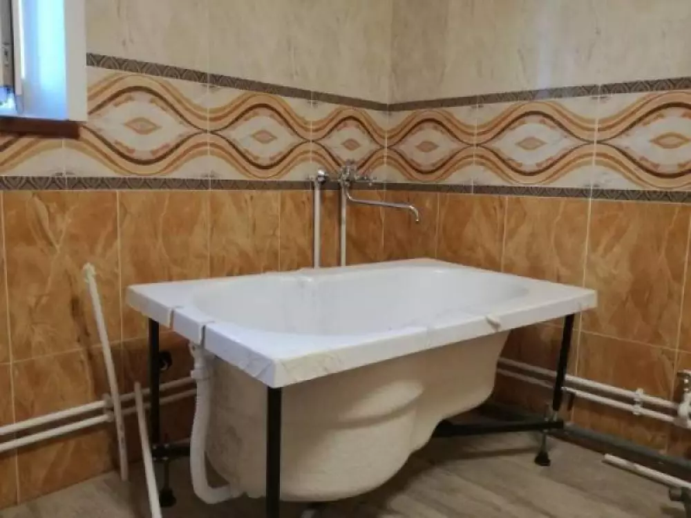 Монтаж водопровода, канализации, установка сантехники в частном доме