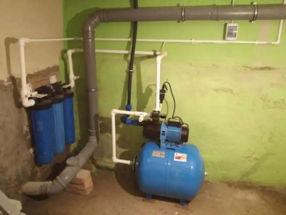 Монтаж водопровода, канализации, установка сантехники в частном доме