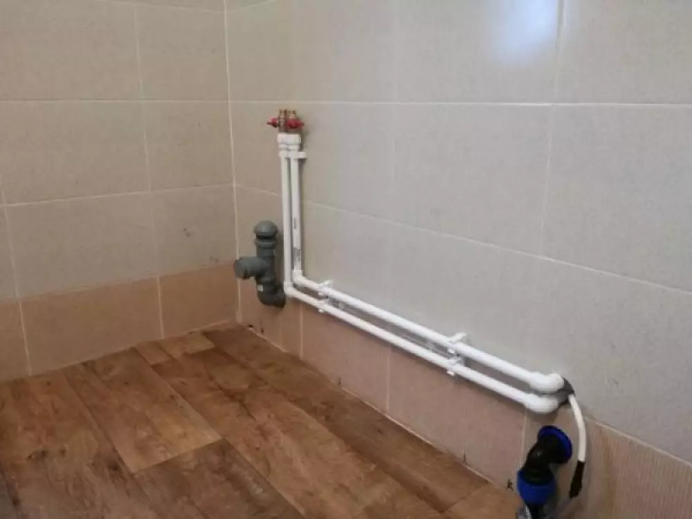 Монтаж водопровода, канализации, установка сантехники в частном доме