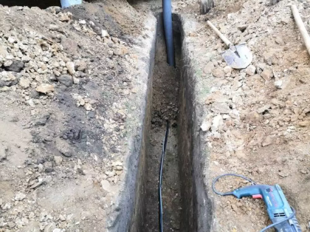 Монтаж водопровода из колодца и канализации на дачном участке