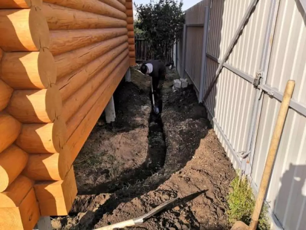 Монтаж водопровода из колодца и канализации на дачном участке