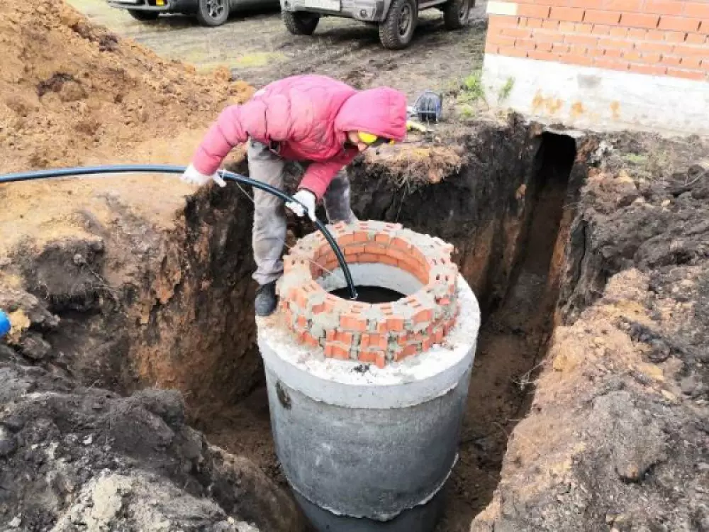 Монтаж водопровода из скважины в частном доме