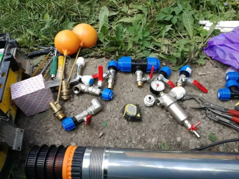 Монтаж летнего и поливного водопровода из колодца
