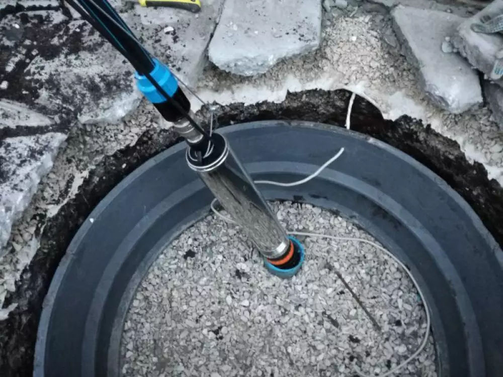 Монтаж летнего водопровода из скважины и поливного водопровода