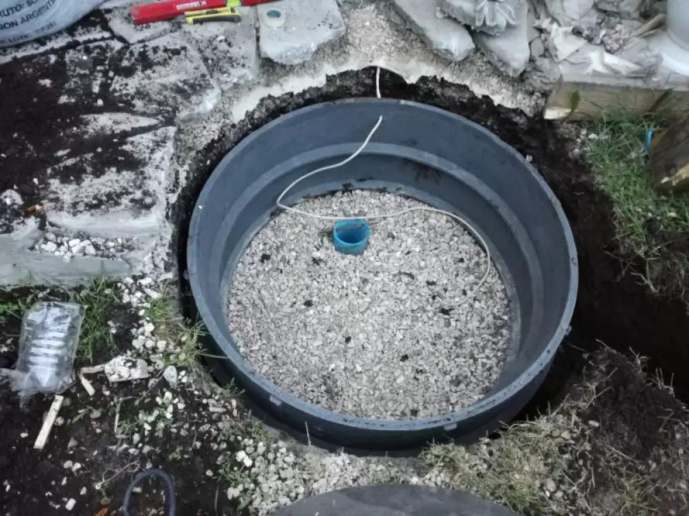 Монтаж летнего водопровода из скважины и поливного водопровода