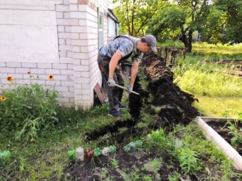 Монтаж летнего водопровода из накопительной емкости монтаж канализации и септика из бетонных колец на дачном участке