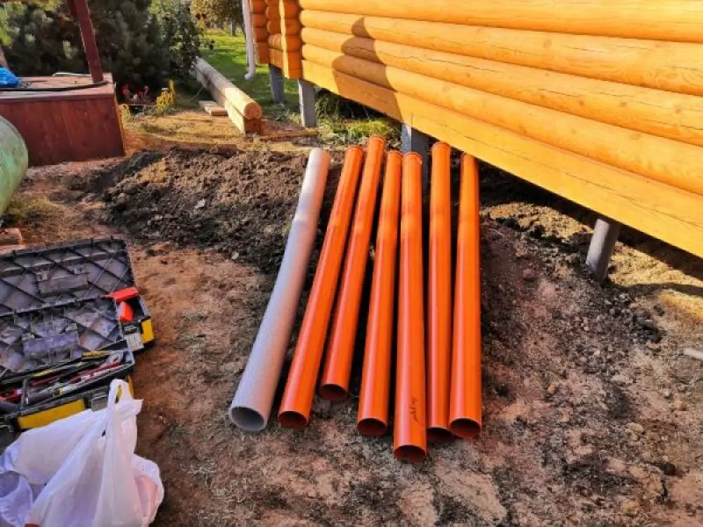 Монтаж водопровода из колодца и канализации на дачном участке