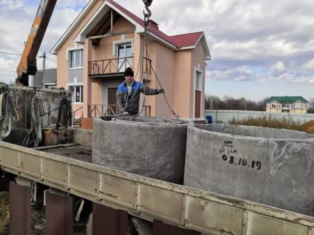 Монтаж септика из бетонных колец в частном доме