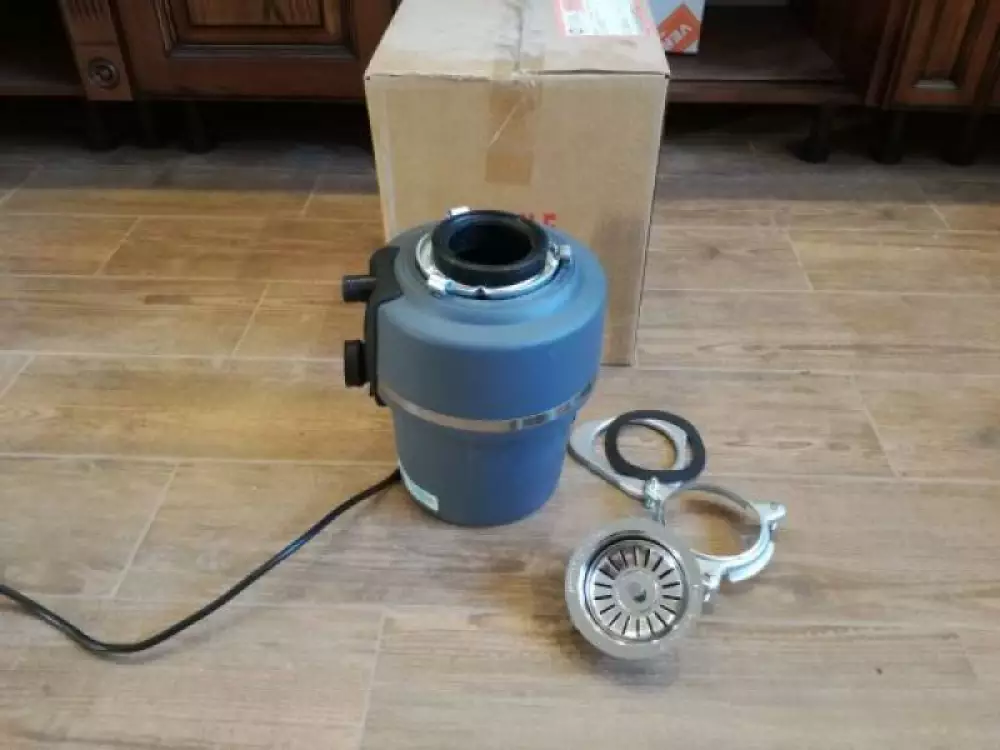 Установка измельчителя на кухонную мойку