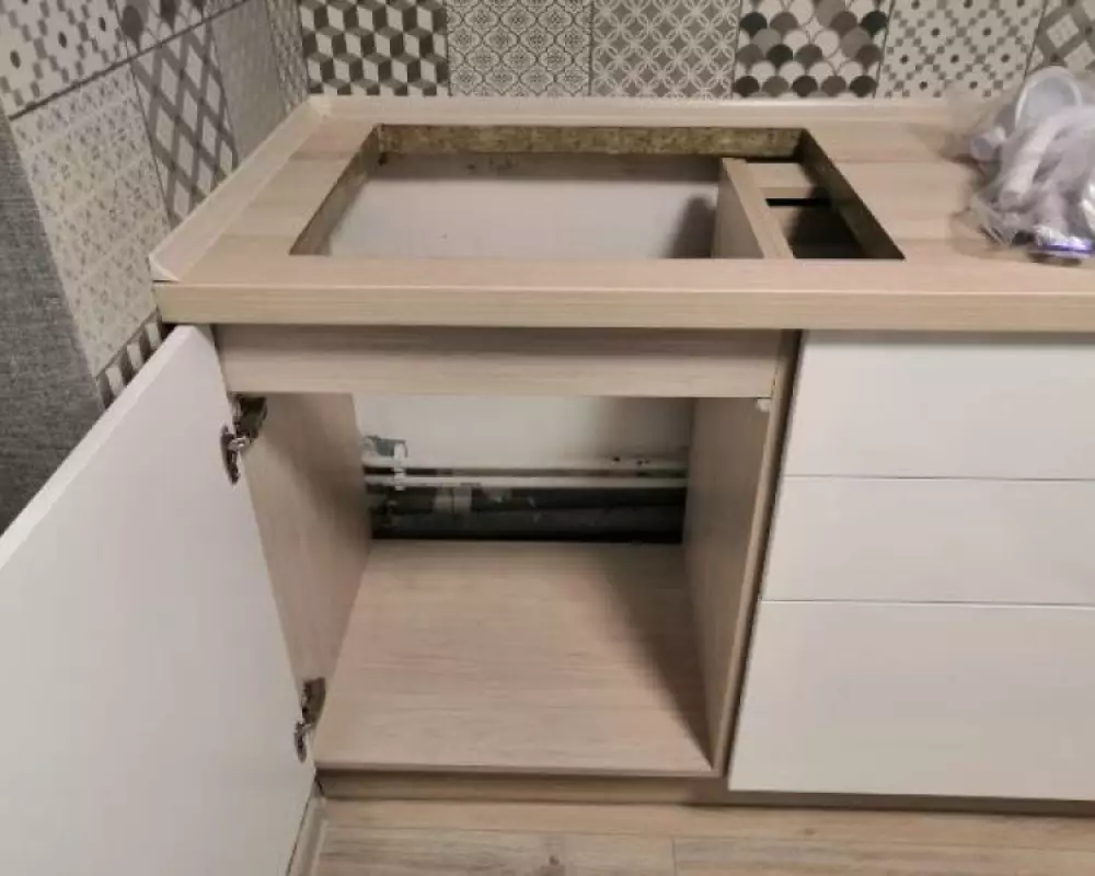 Установка кухонной мойки в квартире