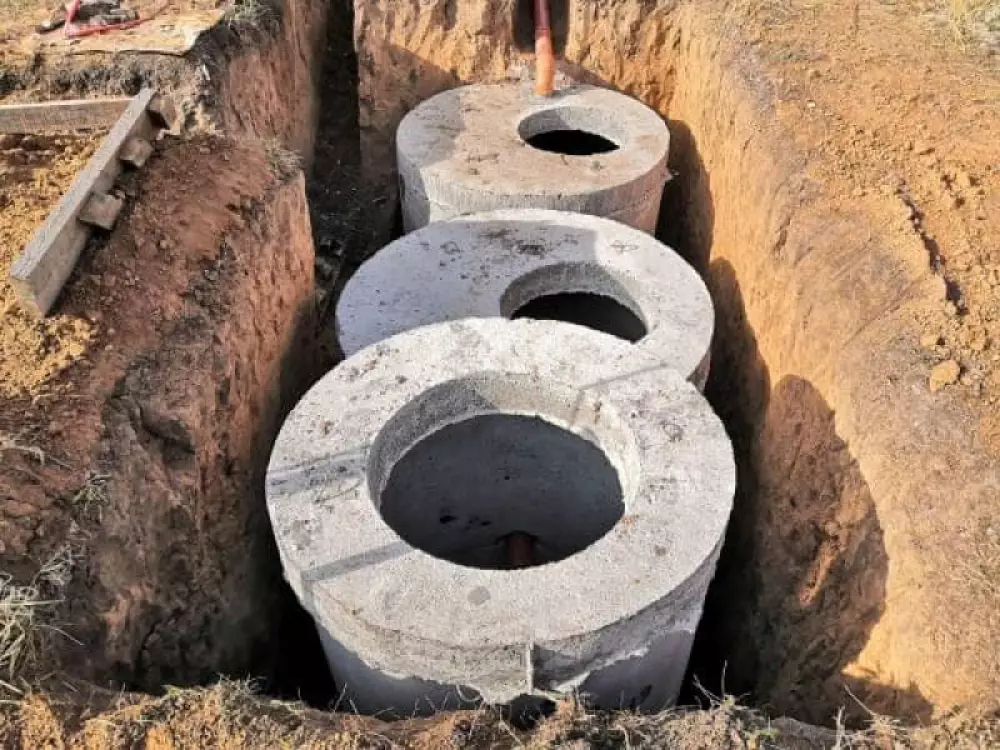 Монтаж септика из бетонных колец в частном доме